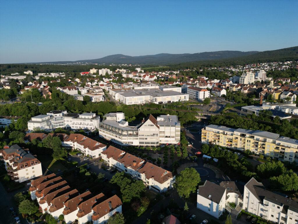 Place4. Ihr Platz zum Arbeiten.Leben.Einkaufen. Die zentrale Innenstadtlage in Friedrichsdorf bietet zahlreiche Vorteile für Ihr neues Büro.