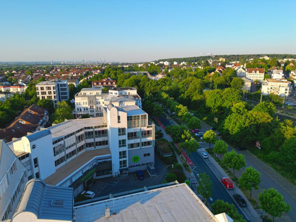 Place4. Ihr Platz zum Arbeiten.Leben.Einkaufen. Die zentrale Innenstadtlage in Friedrichsdorf bietet zahlreiche Vorteile für Ihr neues Büro.